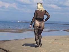 Black style - on the beach with nylon tights