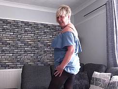 Busty Mature MILF Chantelle Blue Masturbates in Pantyhose